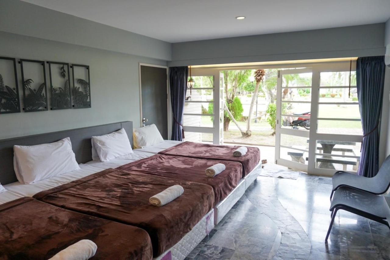 Rockgarden Beach Resort Mae Phim Exterior photo