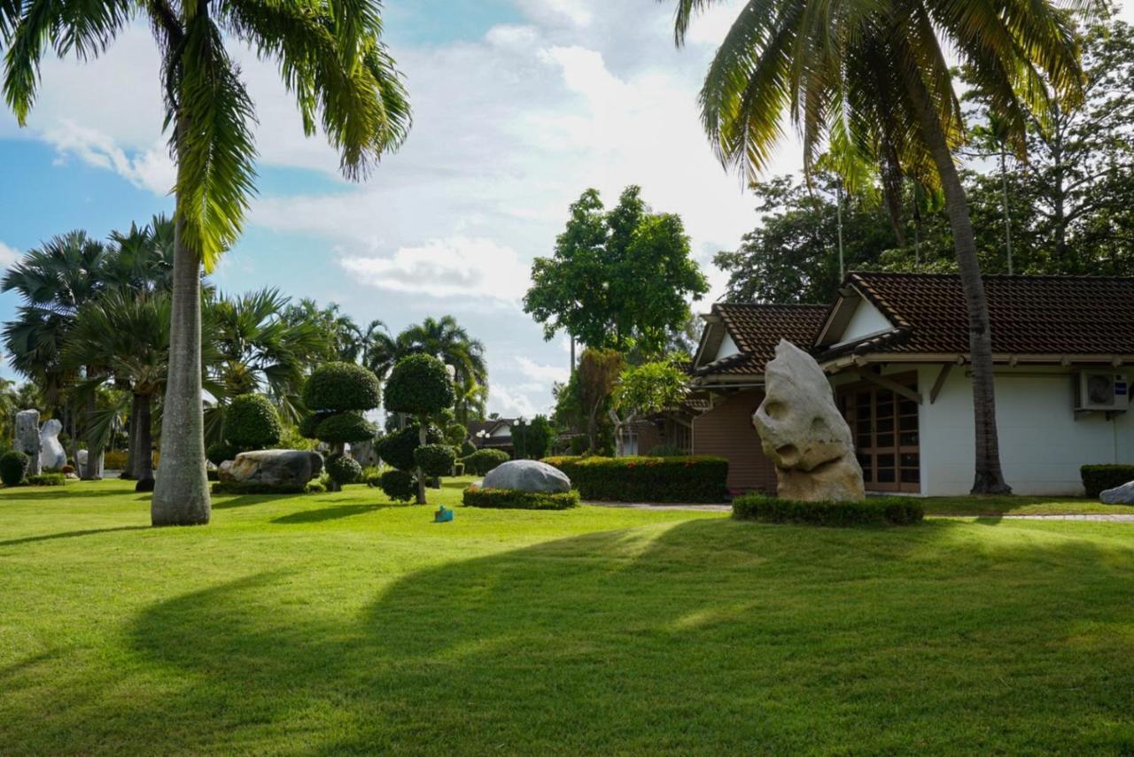 Rockgarden Beach Resort Mae Phim Exterior photo