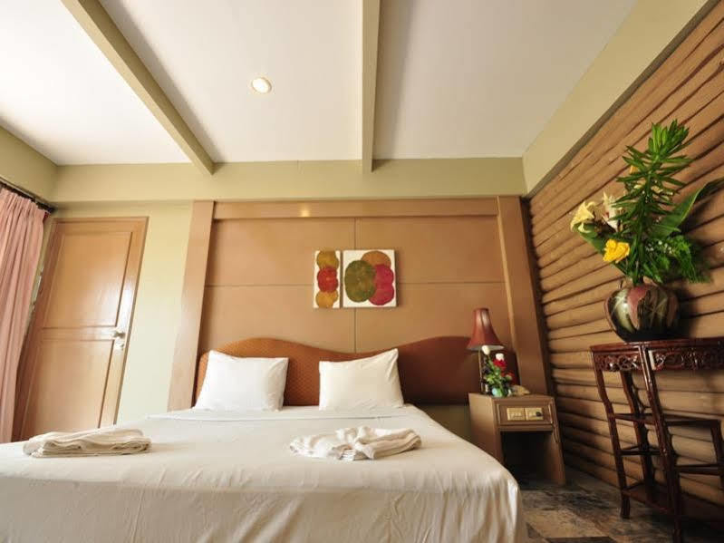 Rockgarden Beach Resort Mae Phim Exterior photo