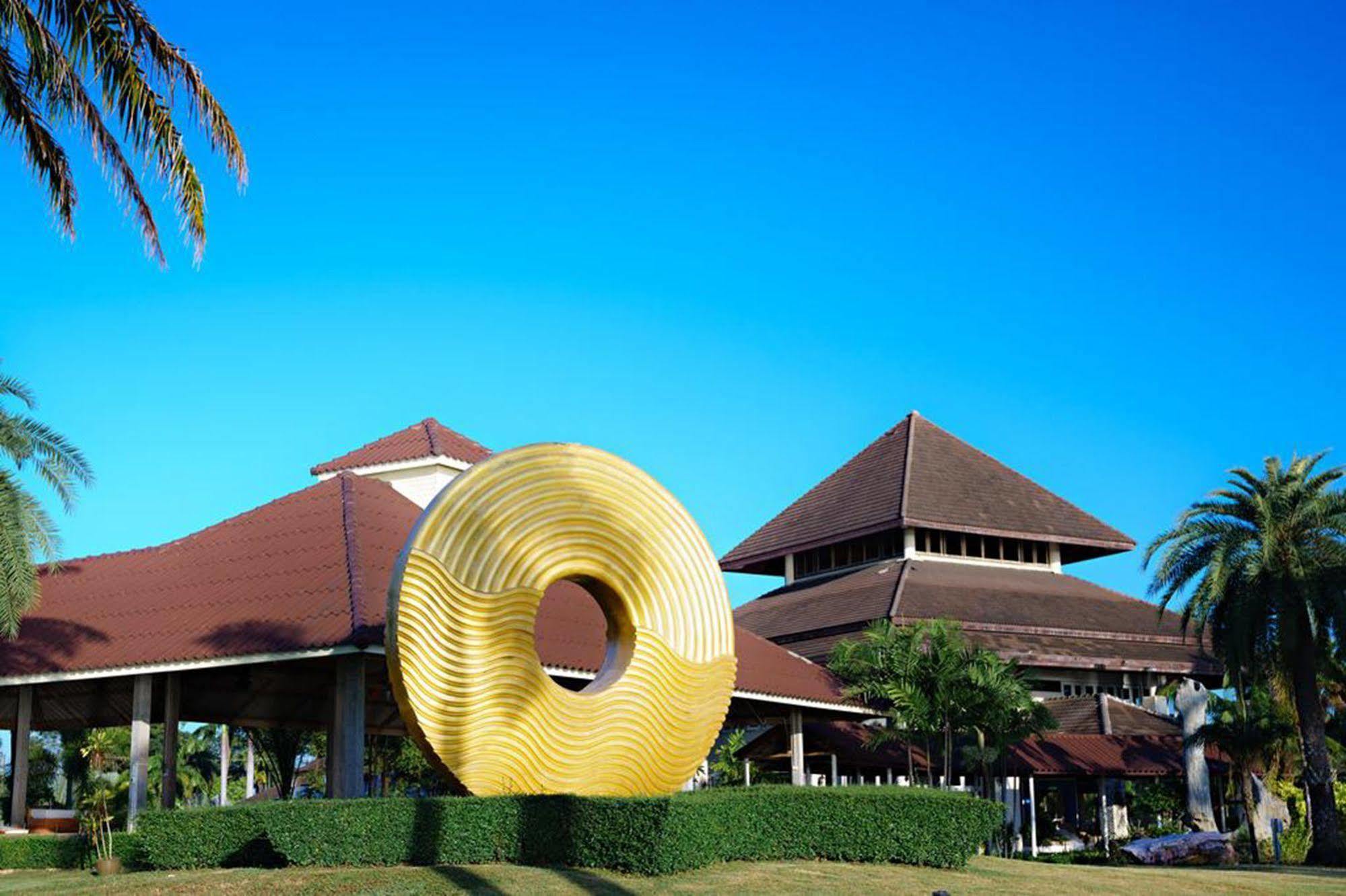 Rockgarden Beach Resort Mae Phim Exterior photo