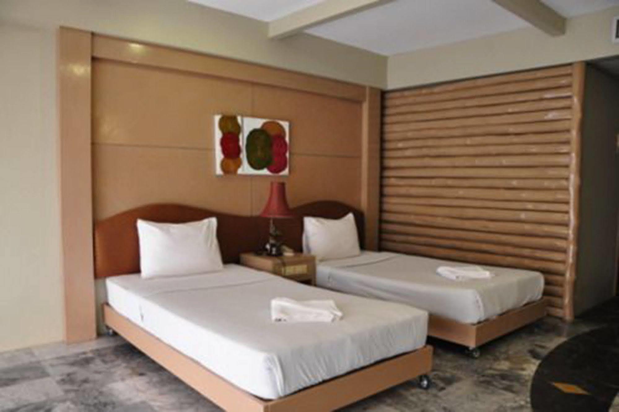 Rockgarden Beach Resort Mae Phim Exterior photo