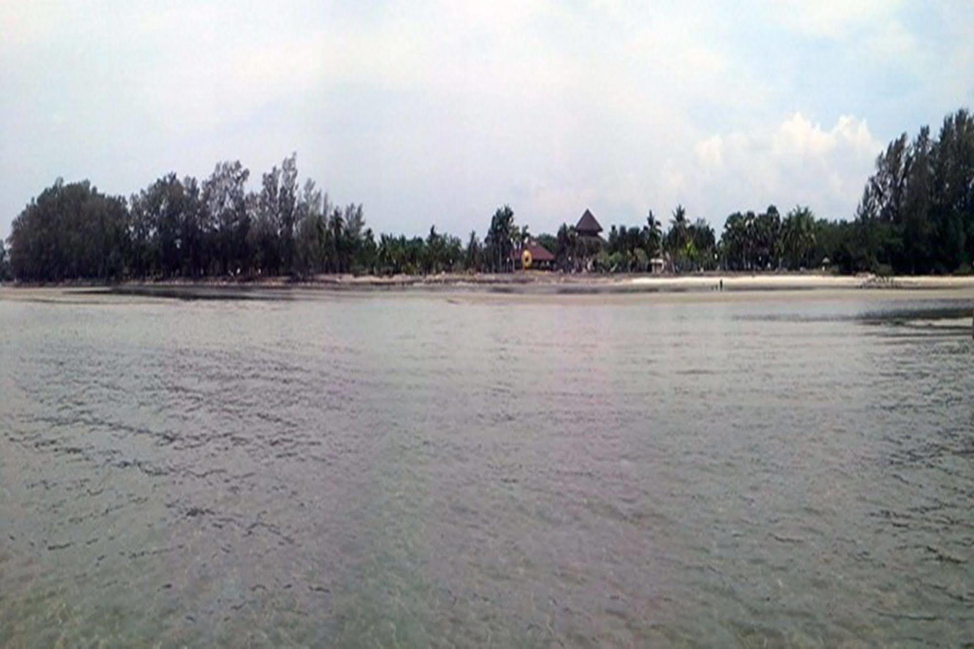Rockgarden Beach Resort Mae Phim Exterior photo